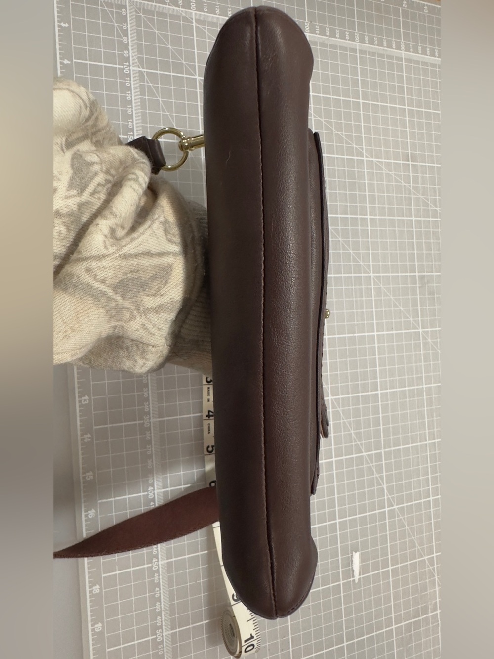 Vintage Chic Coach Chocolate Leather Crossbody Bag - Picture 8 of 8